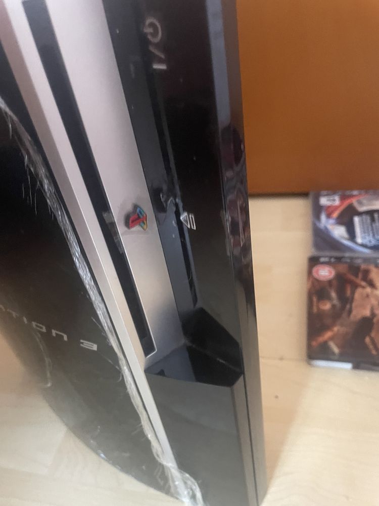 Vand urgent Playstation 3+16 jocuri CD+ps 4 pro cu 3 jocuri