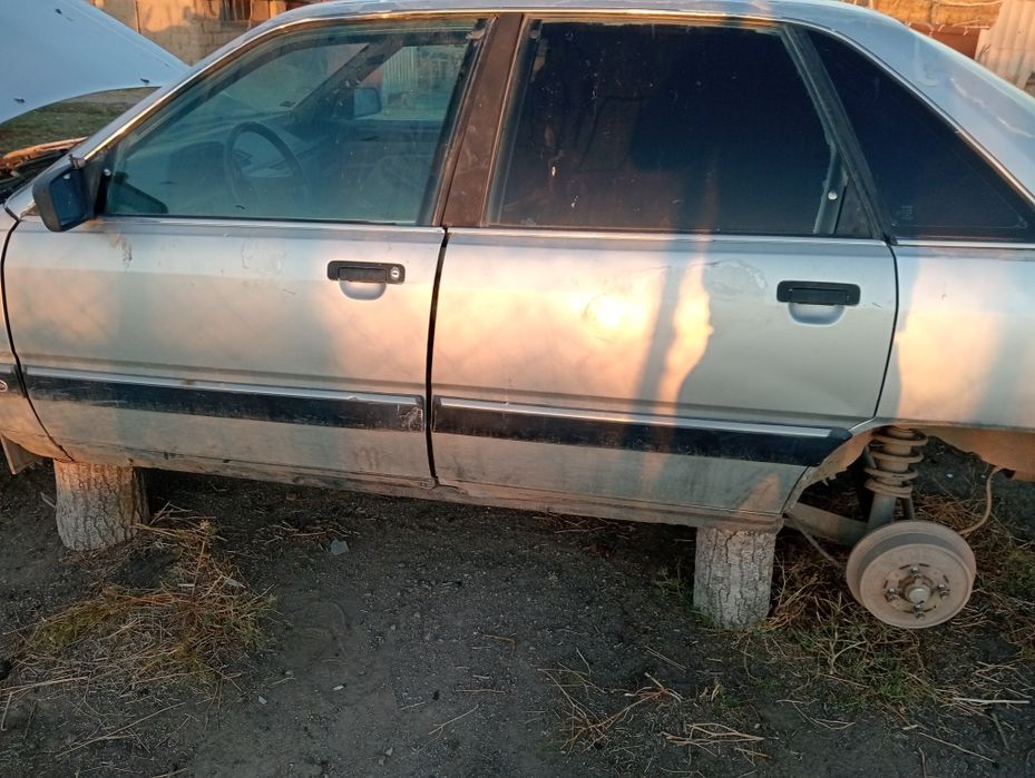 Продается Ауди 100на разбор