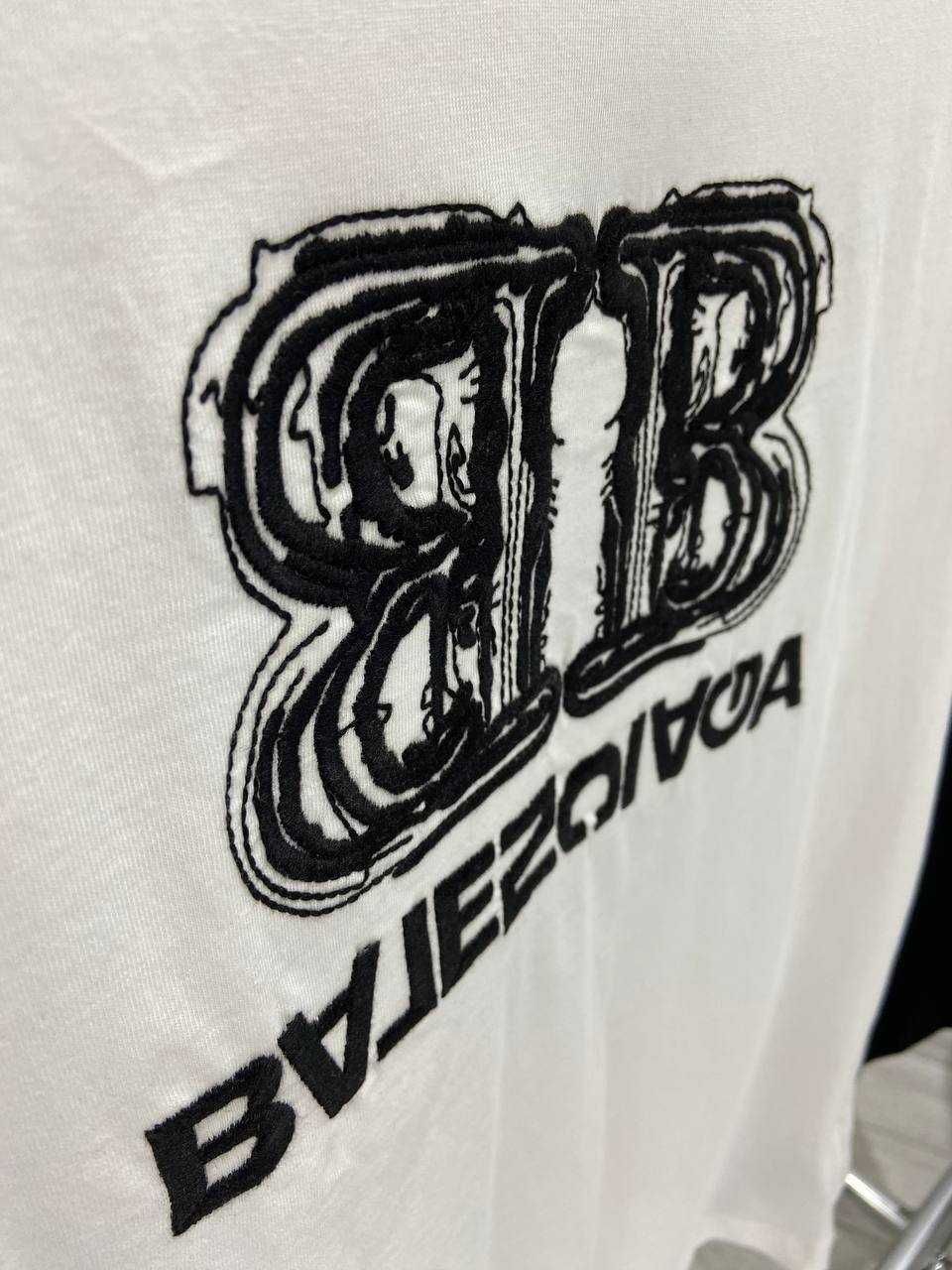 Тениска Balenciaga Модел 2025