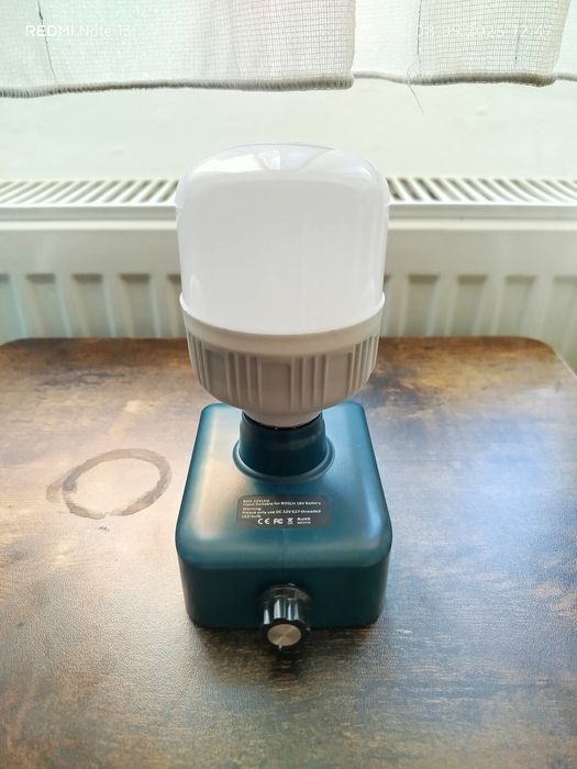 Lampă  fără fir compatibilă cu bateria sistemului Bosch GBA