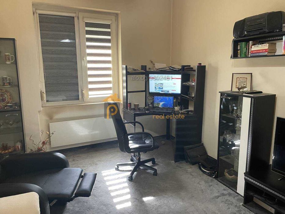 Продава се Тристаен апартамент в Пловдив, Каменица 1 - 80 кв.м за 2563 €/кв.м - Снимка #2