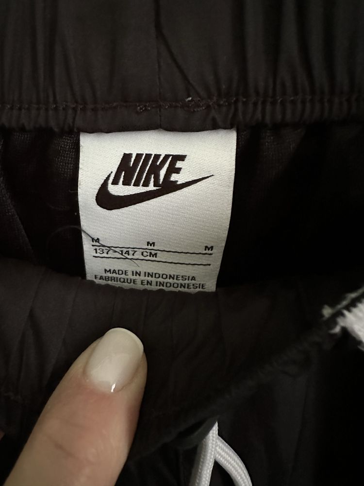 Pantaloni Nike subtiri