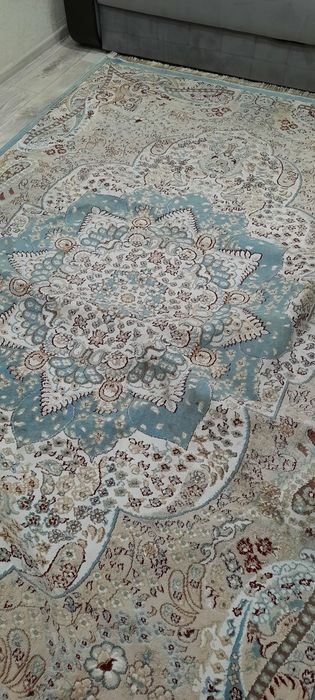 Продам ковёр красивый