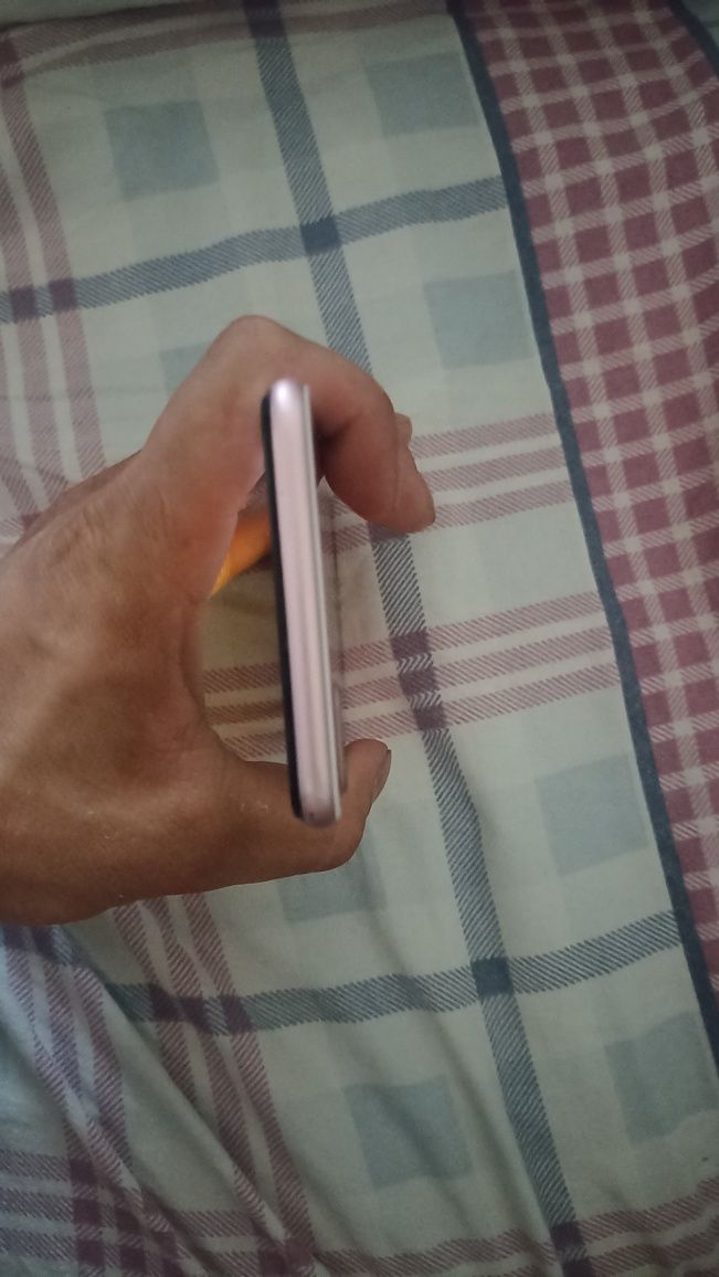 Продам IPhone 7+