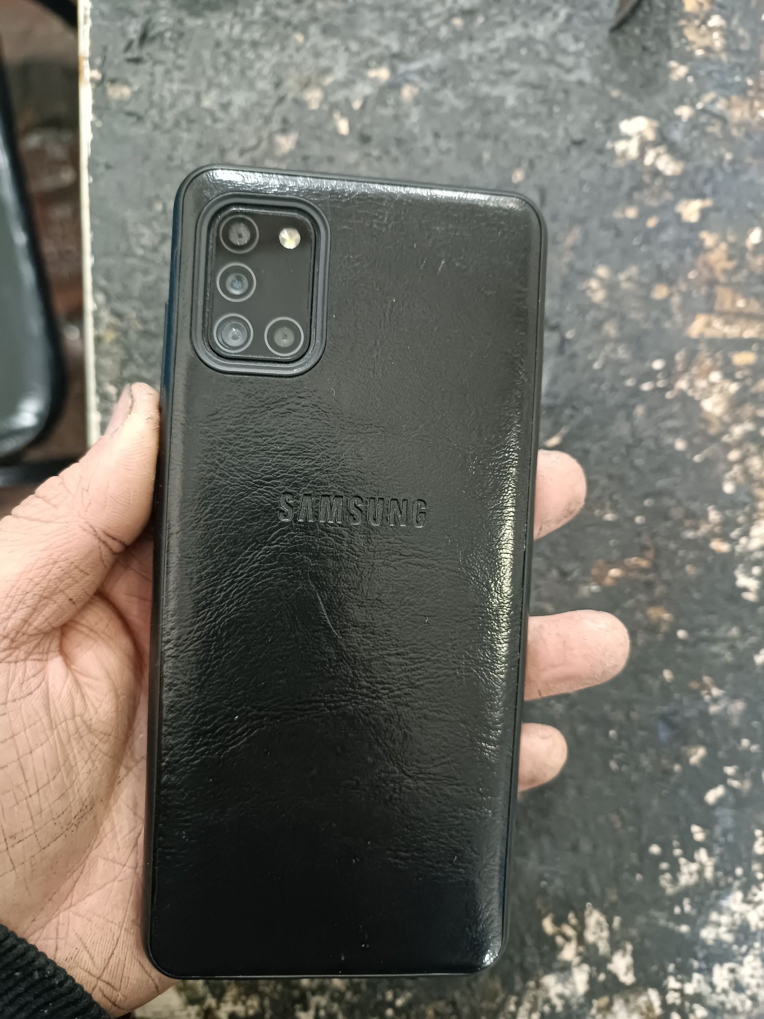 Samsung a 31 4/64 oynasi sngan xolos kor dok yoq redmi 6 pro 4 /64 x