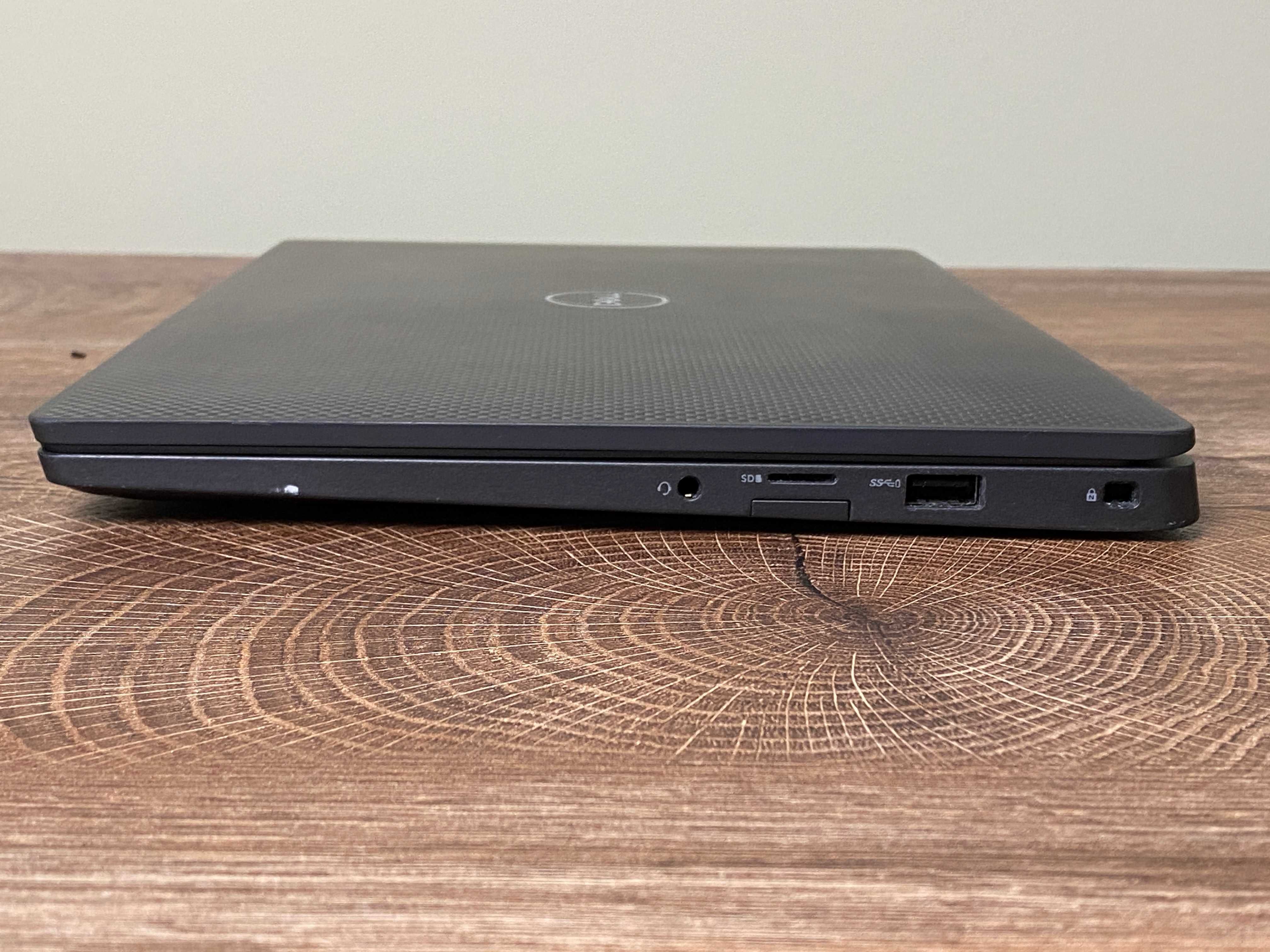 Лаптоп Dell Latitude 7300, i7-8665U, 16GB, 256 NVMe, 13.3" FullHD