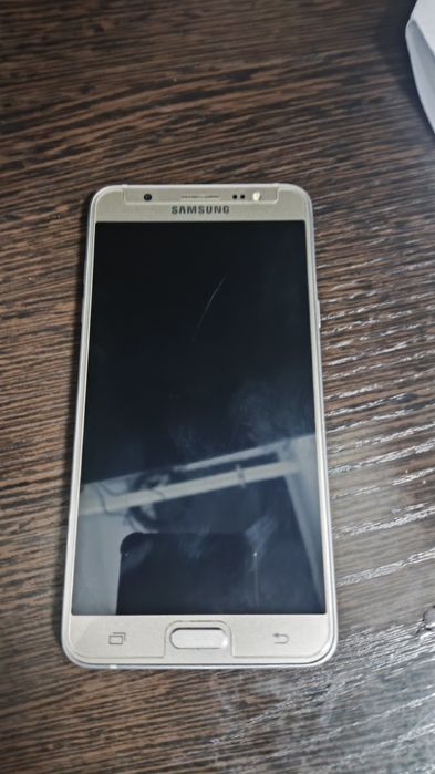Samsung j7(2016) на 16гб