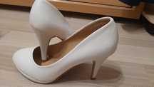 Pantofi albi mireasa
