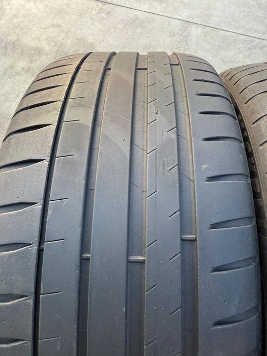 225/40 18” Michelin PS4