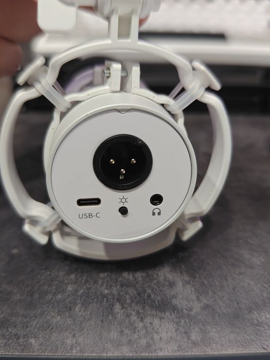 Микрофон со звуковой картой  Maono PD200X