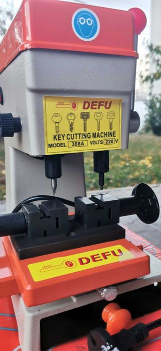 Masina de clonat, copiat  chei DEFU Verticala