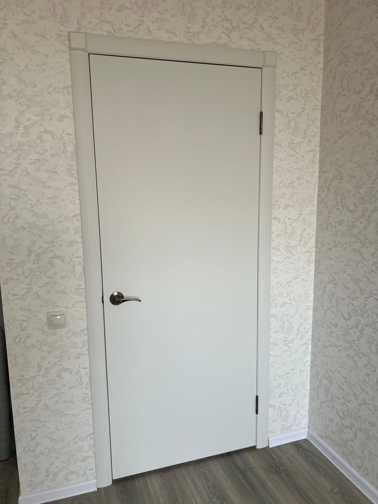 Продам 2 двери межкомнатные в комплекте