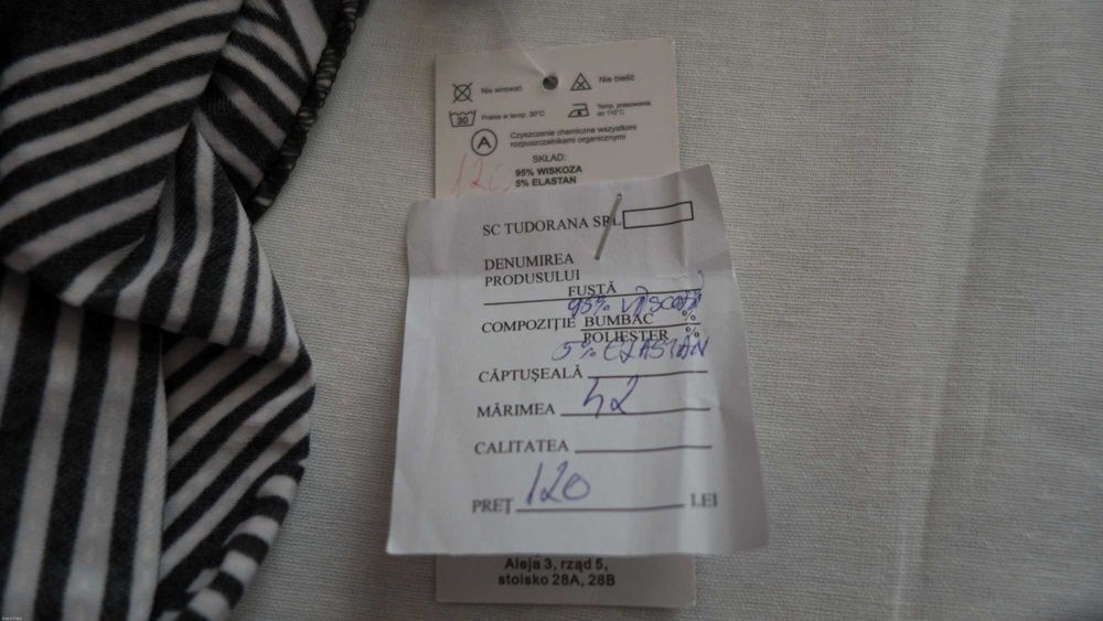 Fustă lungă , nepurtată, fabricată în Polonia