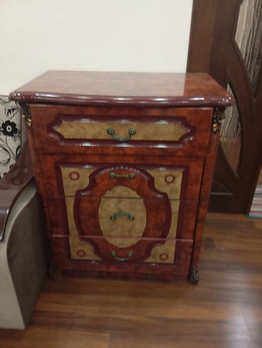 2 одинаковых комода качественные цена за оба