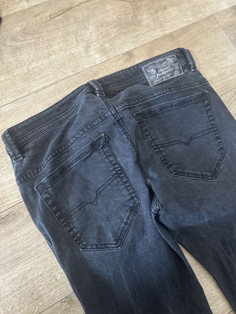 Blugi diesel in conditie perfecta nu air jordan nike adidas tricou 90