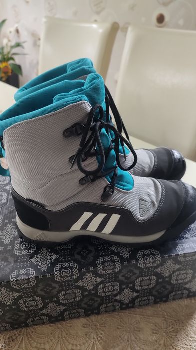 Ghete adidas originale unisex.