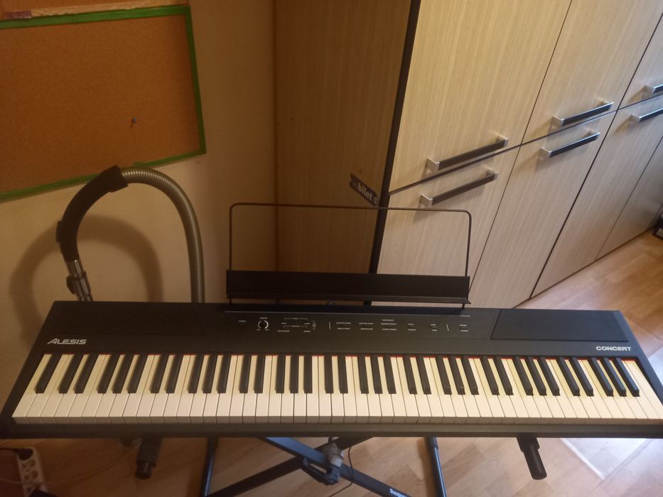 Pian digital Alesis Concert 88 clape