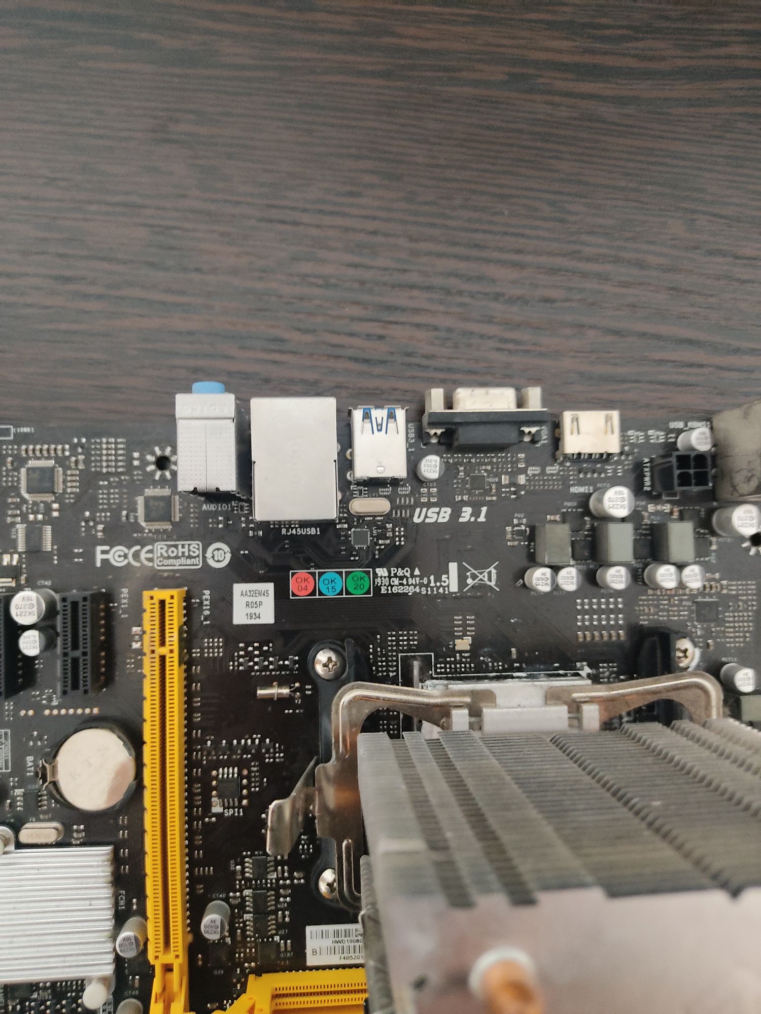 Процессор AMD Ryzen 3 3200 + Материнка Biostar A320