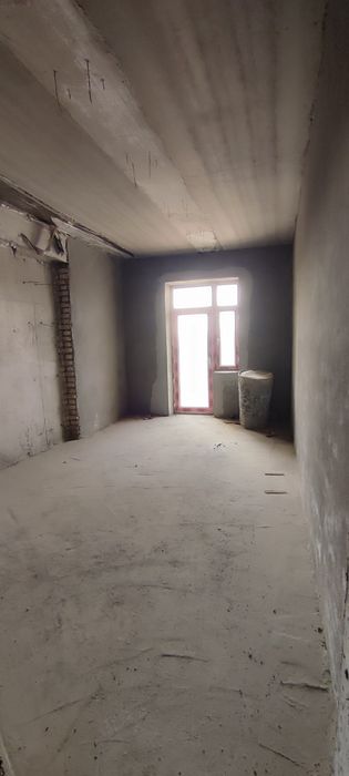 Продается  5-комнатная  квартира елитной доме