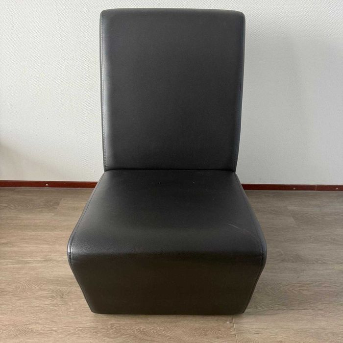 Fotoliu din piele, design modern minimalist