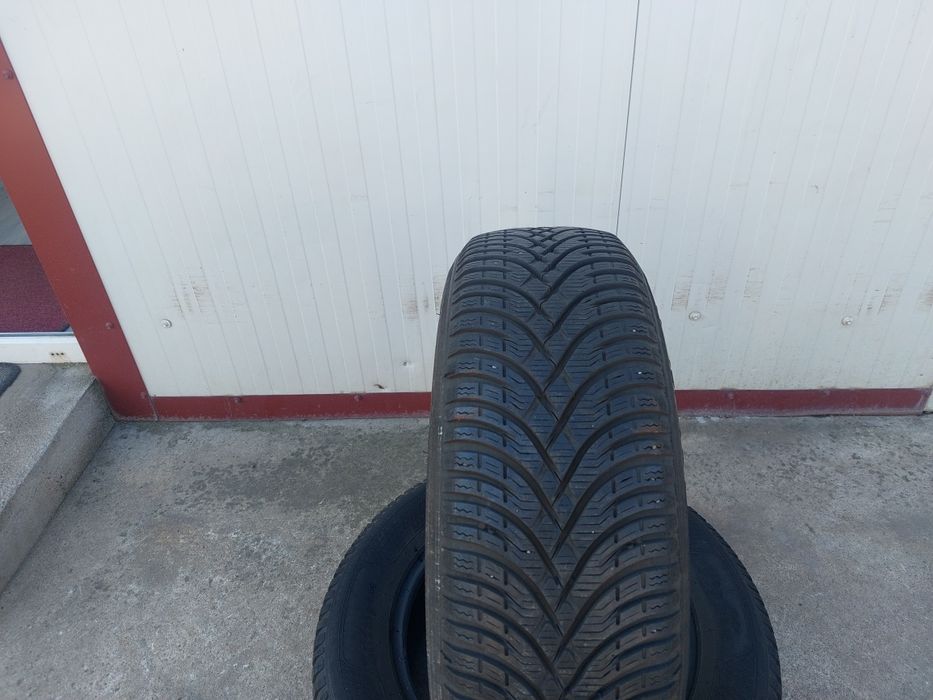 125 lei bucata! Doua anvelope M+S/IARNA 195 65 15 Kleber