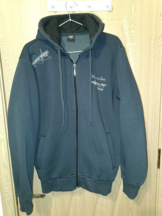 Продавам якета и суичър
