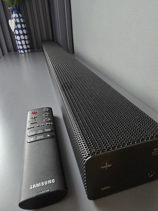 Samsung Hw-k450 2.1 Channel 300 Watt Wireless Audio Soundbar