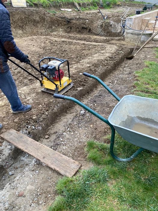 Mai compactor,broasca,placa compactoare vibranta de inchiriat