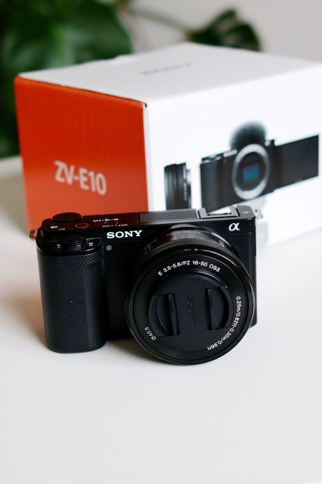 Sony ZV-E10 с обектив с 13 месеца гаранция
