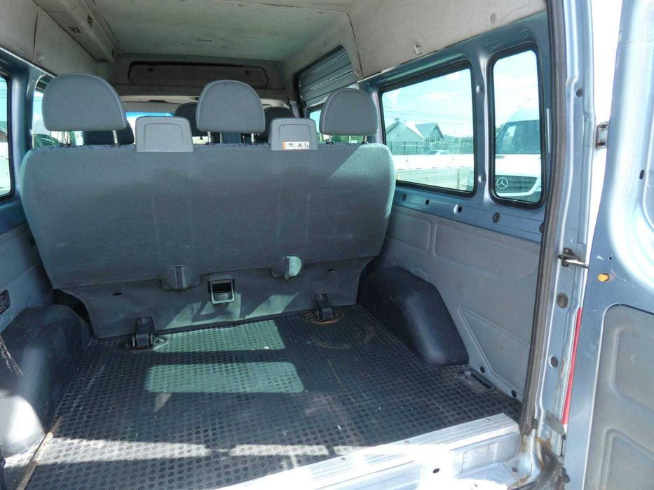 Ford Transit 8+1 locuri