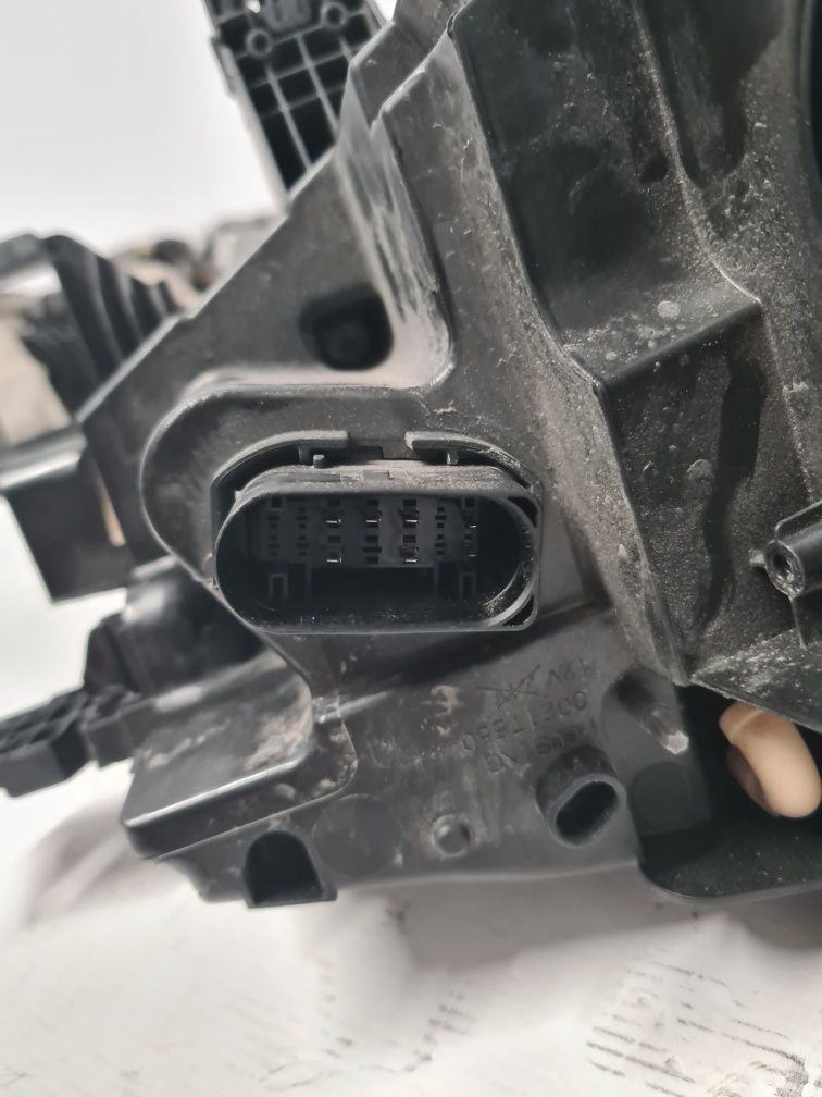 Far Stanga Volkswagen ID.4 2022 Full Led fara defect fără calculatoare