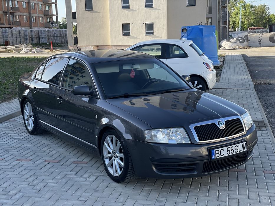 Skoda Superb 2.8 V6 Manual