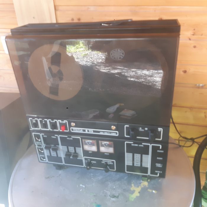 Vand magnetofon Tesla B 115 cu 2 boxe de 50w si 15 benzi