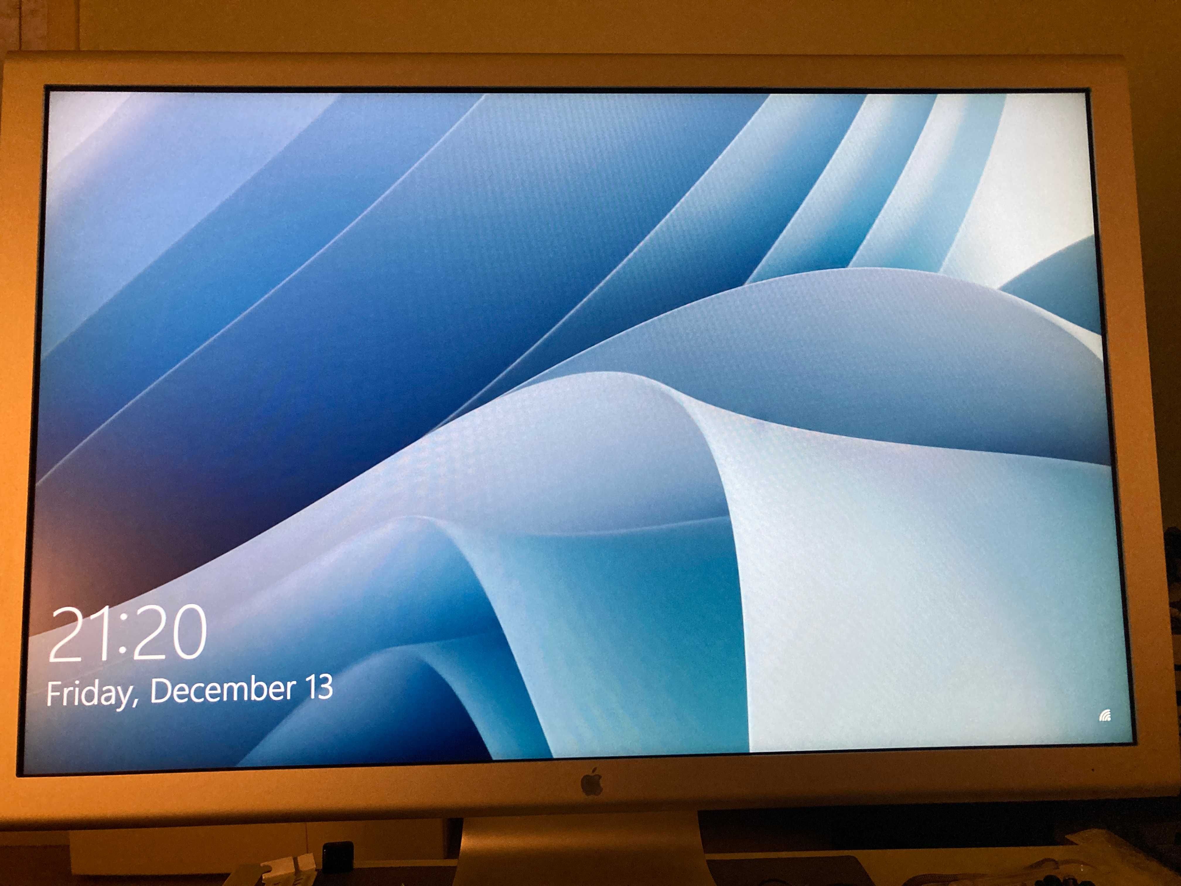 Apple Cinema HD 23" / 1920 X 1200 IPS Display / Монитор