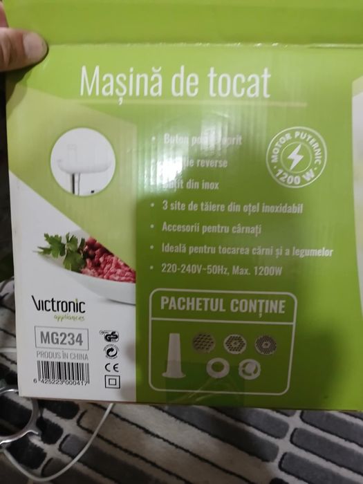 Vând mașină de tocat carne și legume
