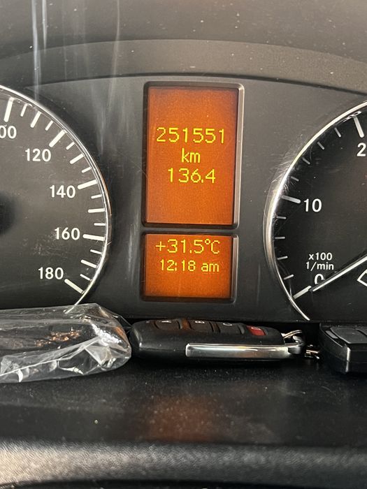 Продам Мерседес спринтер 2015