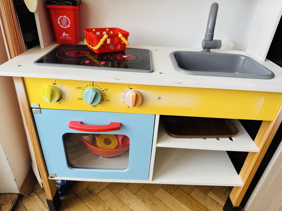 Детска дървена кухня