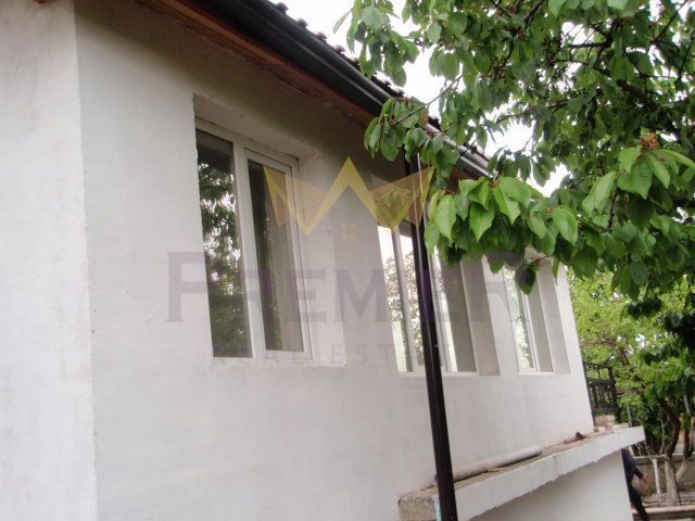 Продава се Къща в с. Бенковски, Област Варна - 285 кв.м за 685 €/кв.м - Снимка #6