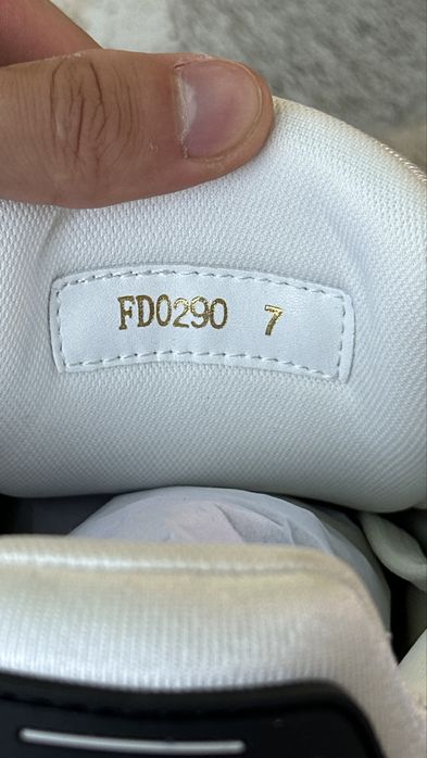 Adidasi Louis Vuitton Trainer Negru Alb Noi