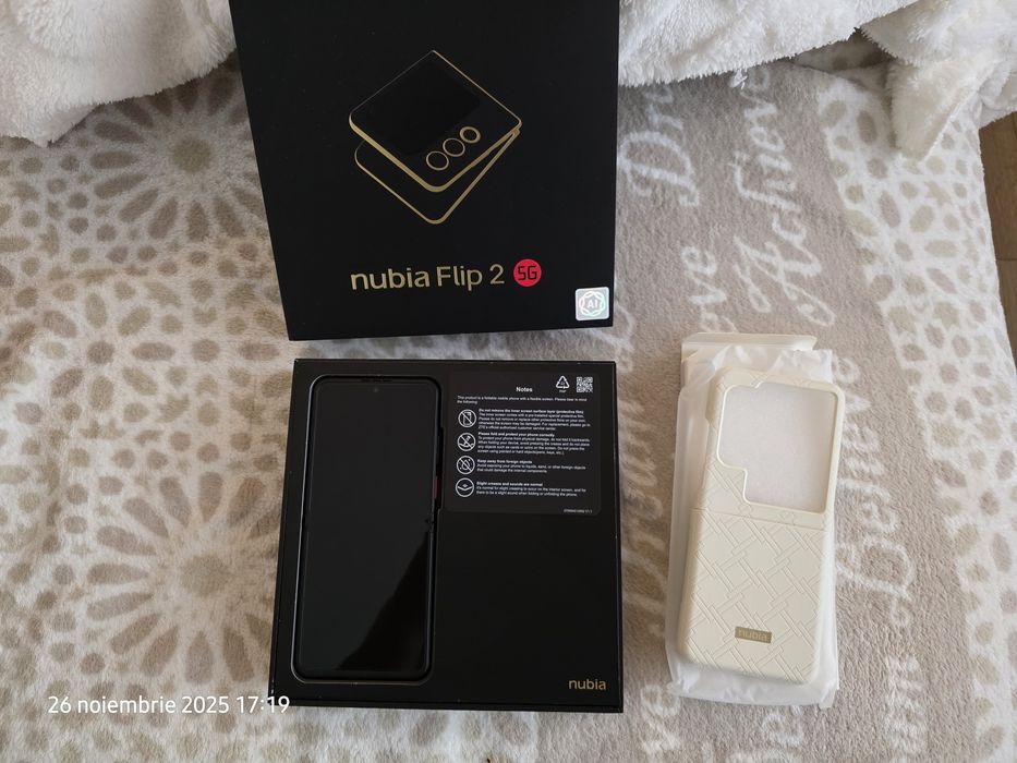 ZTE nubia Flip 2 5G, 8/256 GB, 6.9 inch 120hz OLED 1200nits, Pliabil,