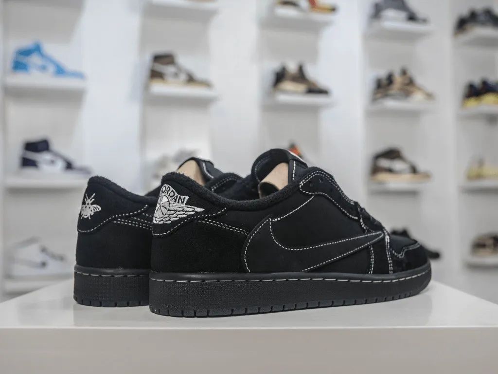 Jordan 1 Travis Scott low Black Phantom