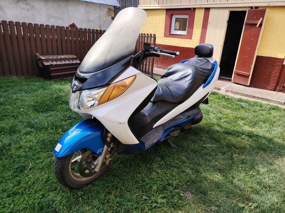 Vand scuter Suzuki Burgman