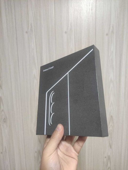 GALAXY Z FOLD 7 12/256 JET BLACK 1800$ 1-2 SIM IMEI очилган.