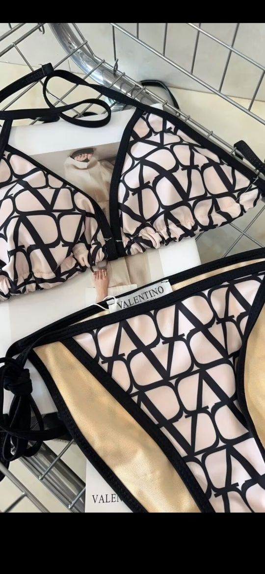 Costum de baie Valentino model 2025