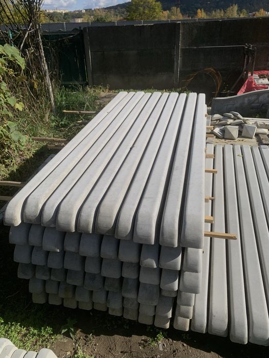 Stalpi spalieri de vanzare