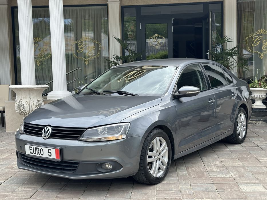 Volkswagen Jetta 2012/1.6tdi DSG/Euro5