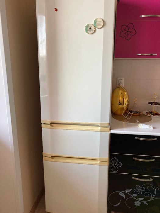 Продаю холодильник