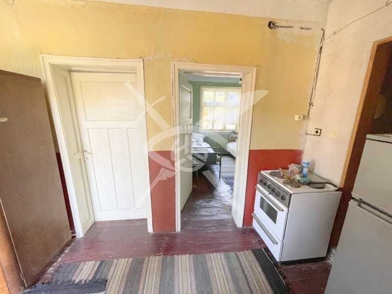 Двуетажна къща в село Бръшлян 38149