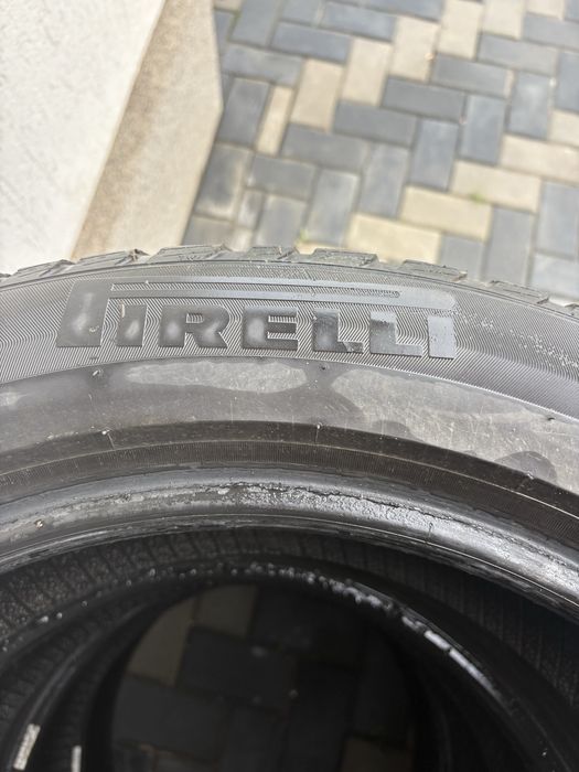 de vanzare cauciucuri Pirelli marimea 245/50/R19 de iarna