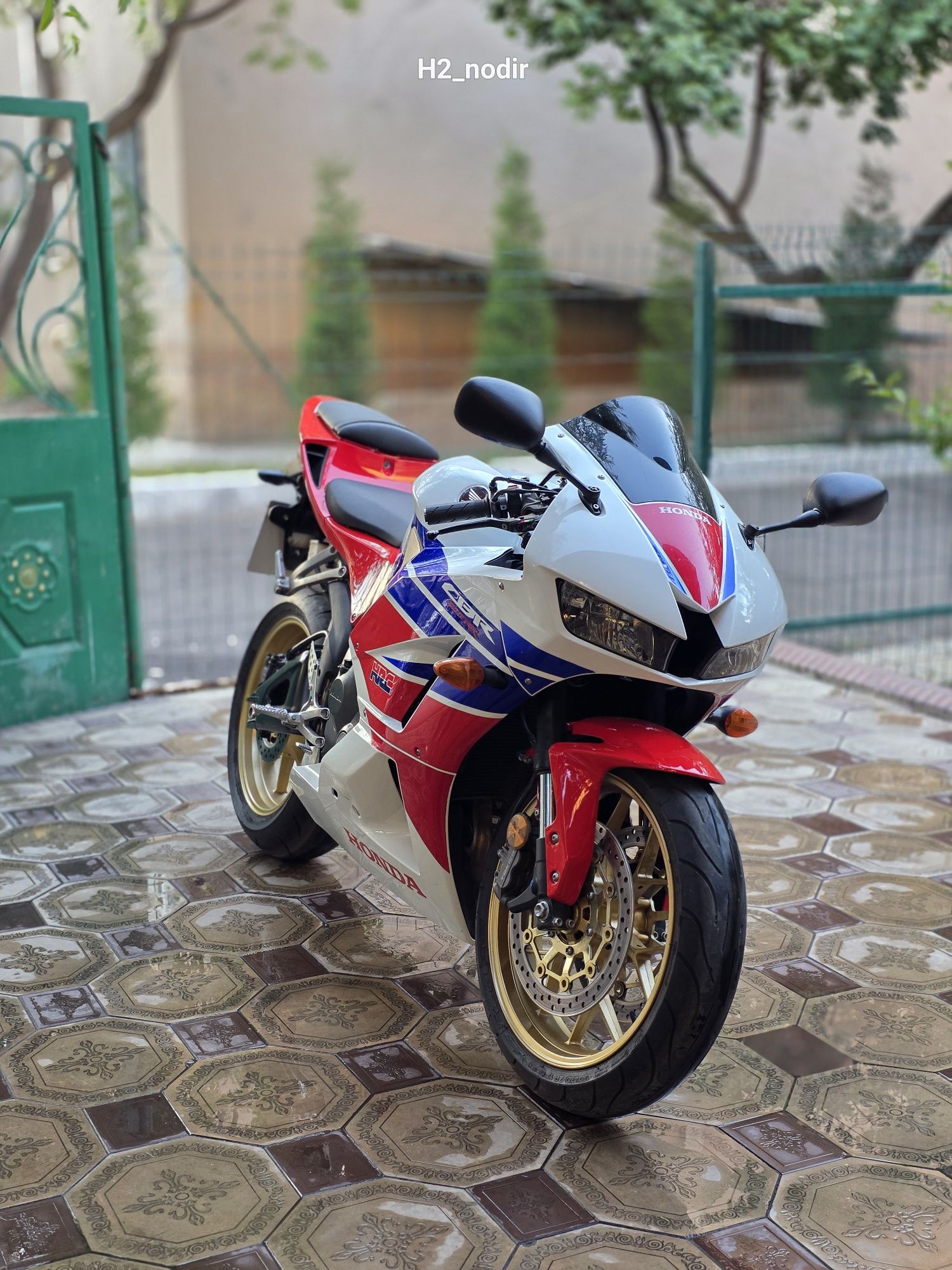 Сотилади Honda CBR600 RR